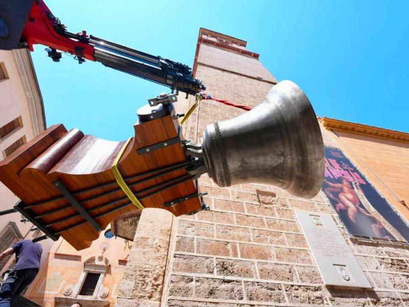 La nueva Campana Mayor de San Nicolás, bendecida en Roma por el Papa León, vuelve a sonar